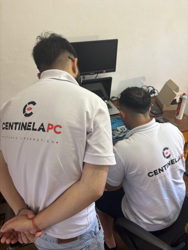 Técnicos en el taller